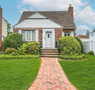 462 Locust Terrace, West Hempstead, NY 11552