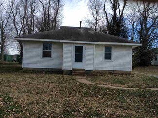 328 Cedar St, La Center, KY 42056