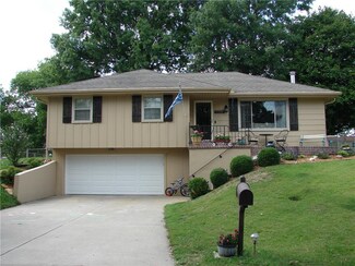 1106 S Aspen St, Savannah, MO 64485