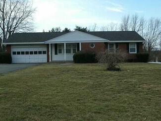 19 Phelps Rd, Honeoye Falls, NY 14472