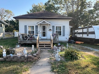 211 W 3rd St, Lamoni, IA 50140