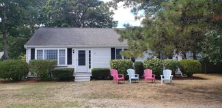 17 Daria Dr, Hyannis, MA 02601