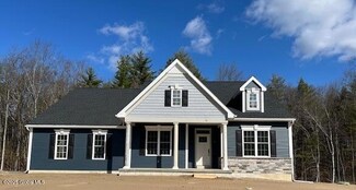 16 Angeles Ave, Saratoga Springs, NY 12866