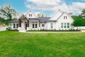 7070 Racehorse Dr, Waller, TX 77484