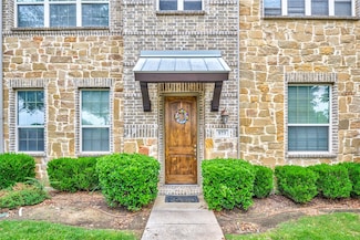 573 W Royal Ln, Irving, TX 75039