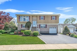 41 Lafayette Ave, Bethpage, NY 11714