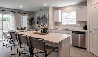 1037 E Packwood Ave Unit 1138, Visalia, CA 93292