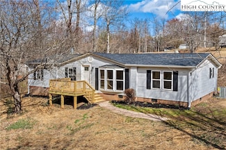 1229 Lightning Cross Rd, Boonville, NC 27011