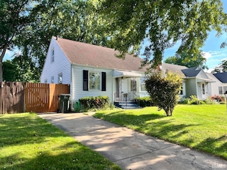 718 E Eckman St, South Bend, IN 46614