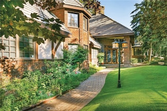 303 Lake Knoll Dr, Lake Arrowhead, CA 92352