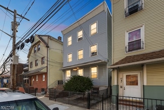 147 Tichenor St, Newark, NJ 07105