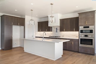 4170 N Clover Rd Unit 110, Richland, WA 99352