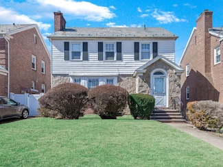 27-06 154th St, Flushing, NY 11354