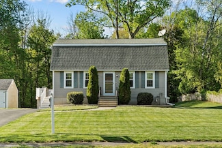 9 Buckingham Ln, Haverhill, MA 01835