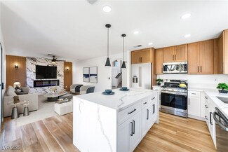 7832 Desert Candle Way, Las Vegas, NV 89128