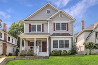 424 Carroll Ave, Mamaroneck, NY 10543