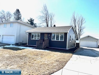 5460 Garden Dr N, Mountain Iron, MN 55768