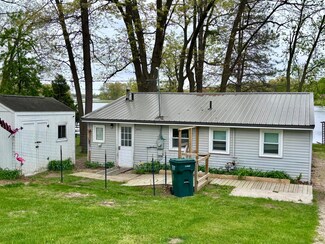 59170 Lakeshore Dr, Colon, MI 49040
