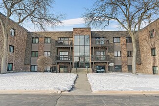 1484 Stonebridge Cir Unit B4, Wheaton, IL 60189