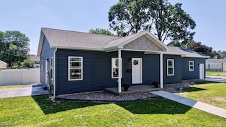 329 Lloyd St, Dover, OH 44622
