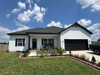 3100 Laredo Dr, Plum Springs, KY 42101