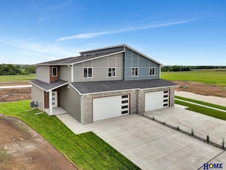 10856 Legends Ln, Lincoln, NE 68527