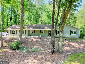 1379 Branchwood Dr, Snellville, GA 30078