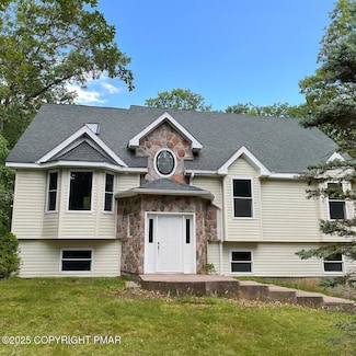 2193 Lake Dr, Henryville, PA 18332