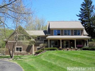 5885 5885 Seamans Dr, Shorewood, MN 55331