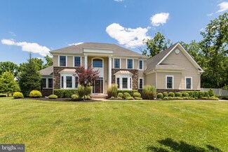 32 Waverly Ct, Belle Mead, NJ 08502