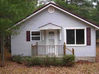 7219 Myrtle St, Frederic, MI 49733