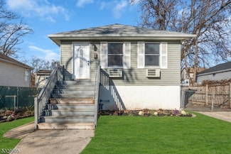 2010 Oliver St, Rahway, NJ 07065