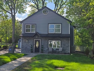 61 Norman Ave, Lake Hiawatha, NJ 07034