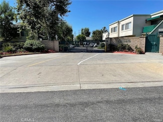18526 Mayall St Unit B, Northridge, CA 91324