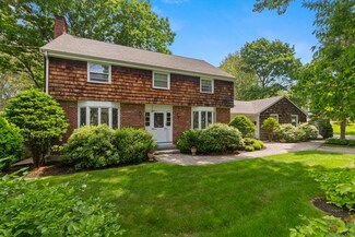 8 Highwood Rd, Manchester, MA 01944