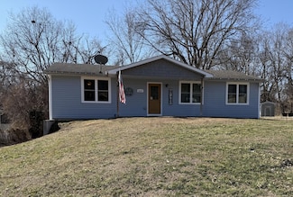 624 E Washington St, Marshall, MO 65340