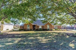 918 Valley View Ave, Red Oak, TX 75154