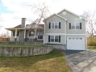 45 Fountain St, North Smithfield, RI 02896