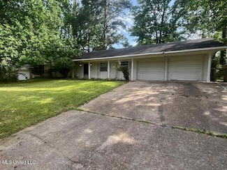 2845 Fallbrook Dr, Jackson, MS 39212
