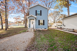 1113 E Decherd St, Tullahoma, TN 37388