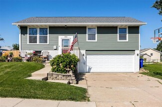 322 Fleetwood Rd SW, Cedar Rapids, IA 52404
