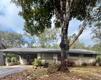 534 Lakeside Dr, Killen, AL 35645