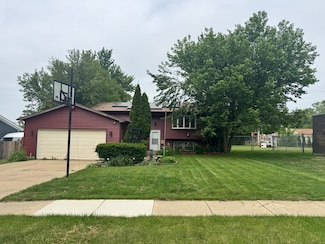 114 W Hawthorne Blvd, Mundelein, IL 60060