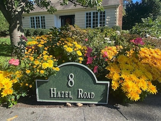 8 Hazel Rd, Port Washington, NY 11050