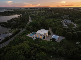 283 Ocean Ave, Newport, RI 02840