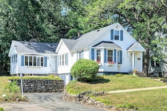 24 Alfred St, Woburn, MA 01801