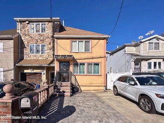 11 Father Capodanno Blvd, Staten Island, NY 10305