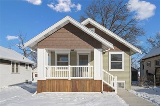 424 34th St NE, Cedar Rapids, IA 52402