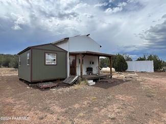 216 Lucky Ln, Ash Fork, AZ 86320