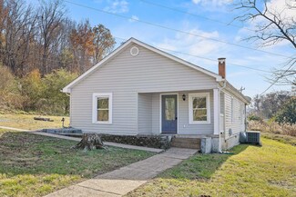 9614 Oak St, Ooltewah, TN 37363